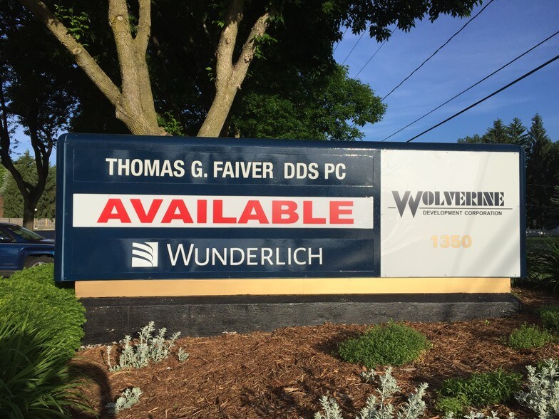 More Photos Of 1350 E Lake Lansing Rd, East Lansing Medical For Lease