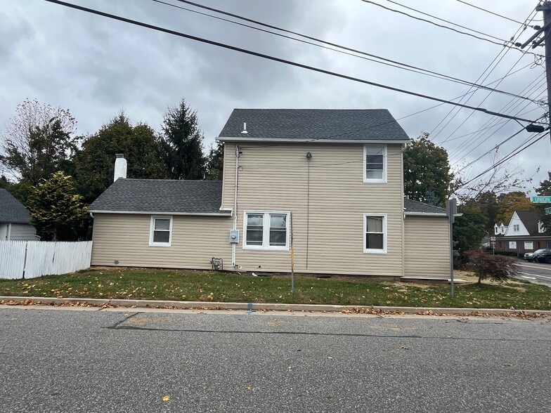 More Photos Of 201 Hallock Ave, Port Jefferson Station Office Residential For Sale