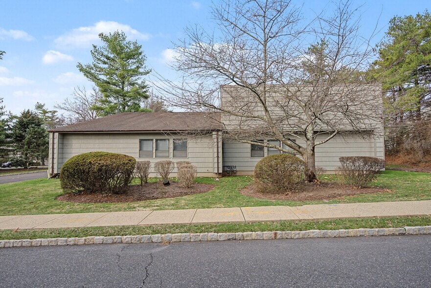 More Photos Of 31P Mountain Boulevard, Warren Office For Lease