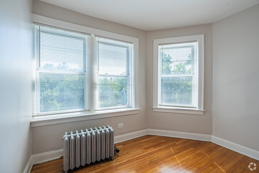 More Photos Of 7526-7536 S Colfax Ave, Chicago Apartments For Sale