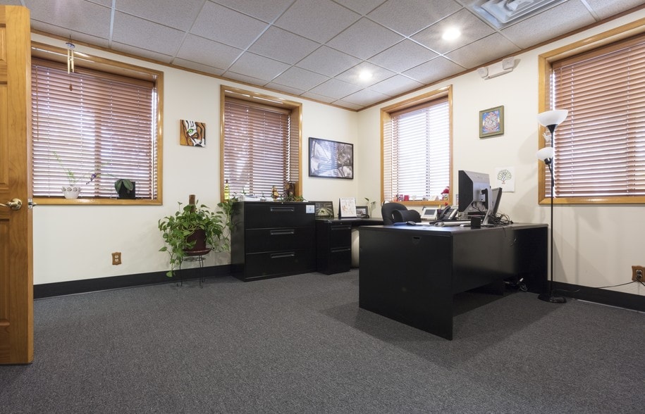 More Photos Of 216 Congers Rd, New City Office For Sale