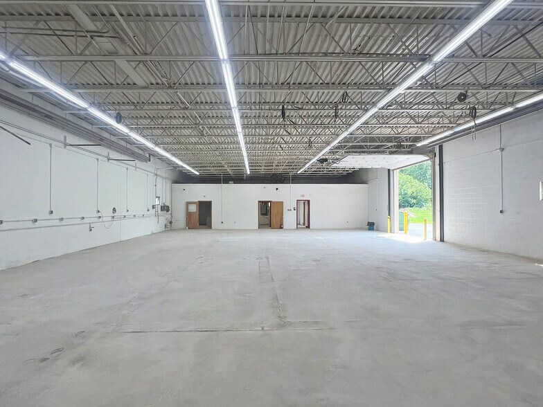 More Photos Of 4300 W Ridge Rd, Erie Manufacturing For Lease