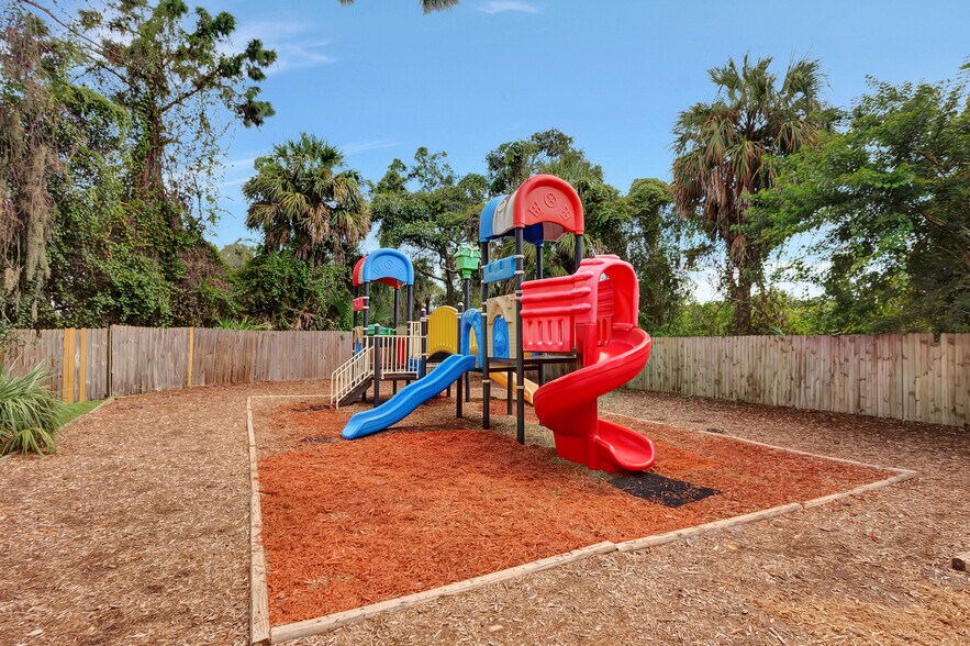 More Photos Of 8001 Sheldon Rd, Tampa Daycare Center For Sale