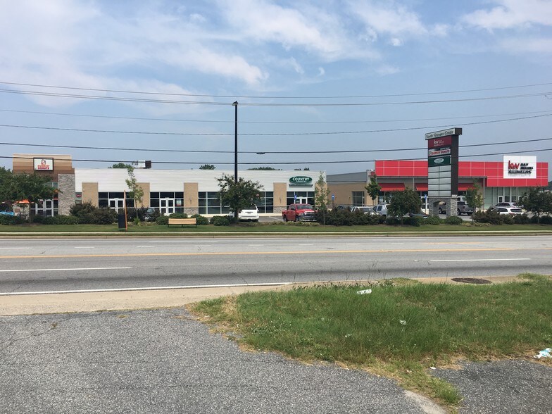 More Photos Of 6053 Veterans Pkwy, Columbus Storefront Retail Office For Lease