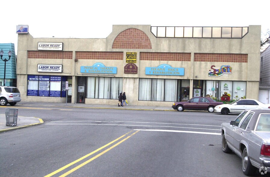 More Photos Of 580-586 32nd St, Union City Storefront For Sale