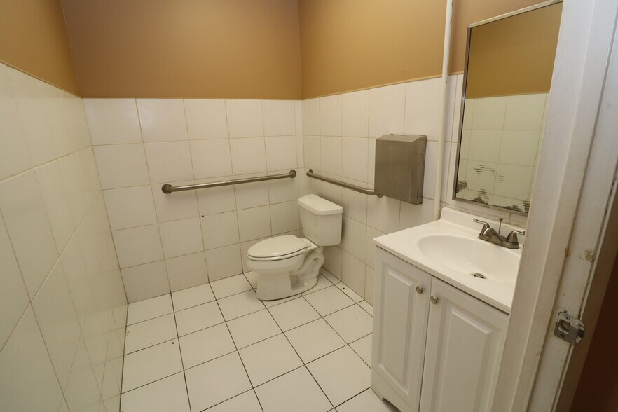 More Photos Of 6731-6755 Sunset Strip, Sunrise Unknown For Lease