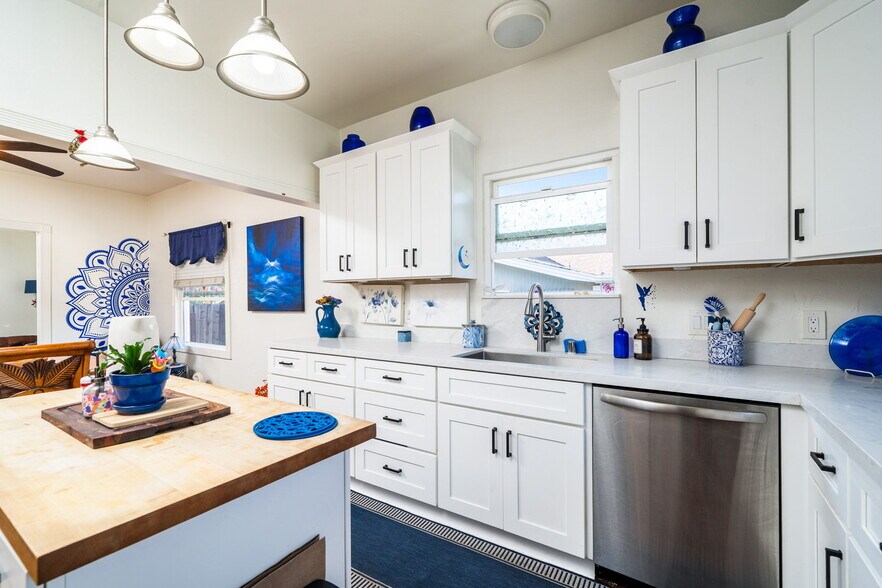 More Photos Of 124 N Vista Bonita Ave, Glendora Apartments For Sale