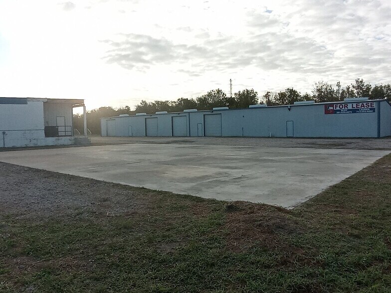 More Photos Of 203 30th St S, Texas City Warehouse For Lease