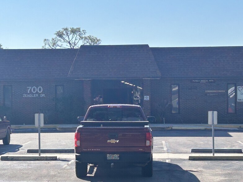 More Photos Of 700 Zeagler Dr, Palatka Medical For Lease