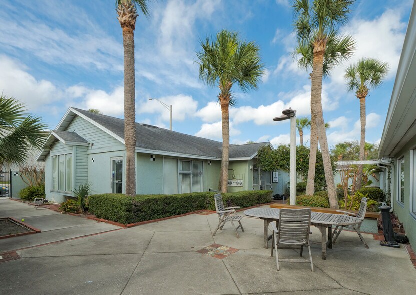 More Photos Of 1817-1835 N 3rd St, Jacksonville Beach Office For Lease