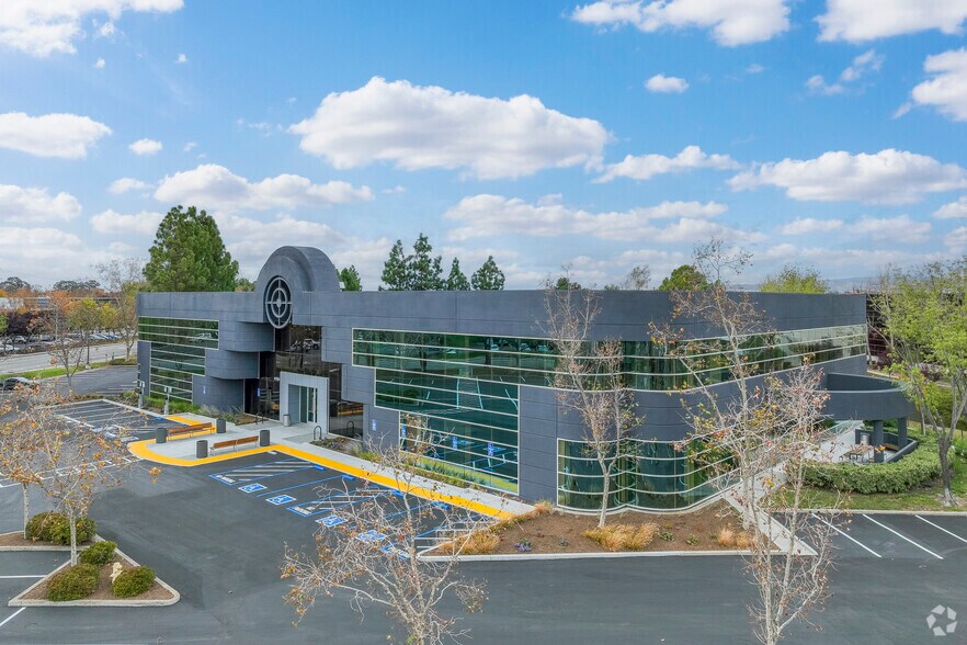 More Photos Of 47200 Bayside Pky, Fremont Flex For Sale