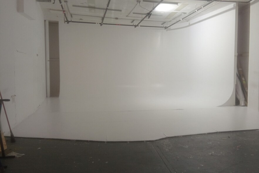 More Photos Of 317 Stagg St, Brooklyn Industrial For Lease