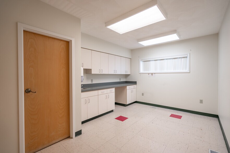 More Photos Of 24 Madison Ave, Endicott Medical For Sale