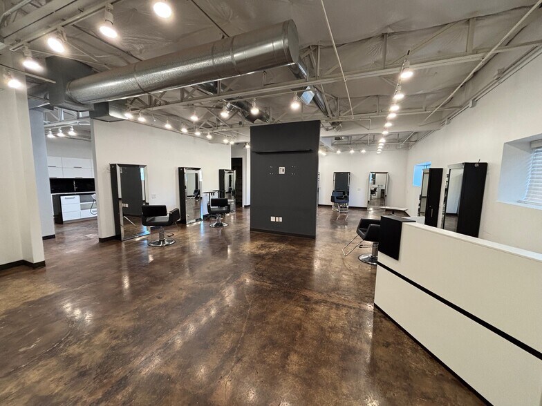 More Photos Of 801 Core St, Dallas Freestanding For Sale