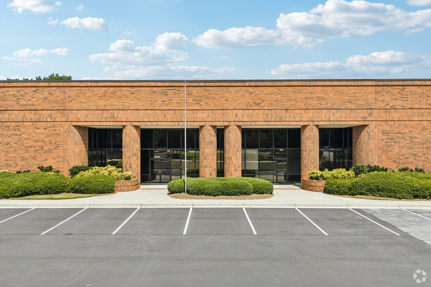 More Photos Of 7990 Second Flags Dr, Austell Unknown For Lease