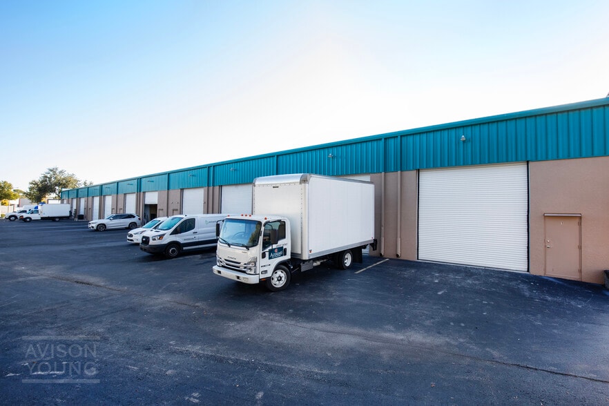 More Photos Of 3506 Saint Valentine Way, Orlando Warehouse For Lease