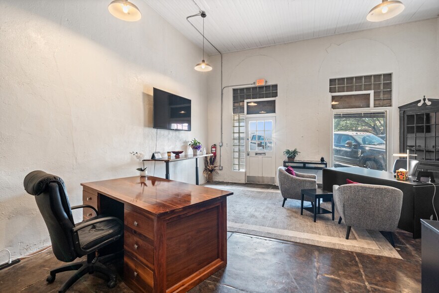 More Photos Of 1116 Austin St, Hempstead Storefront Retail Office For Sale