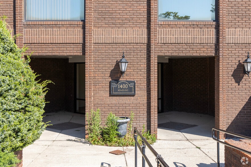 More Photos Of 1400 Renaissance Dr, Park Ridge Office For Sale