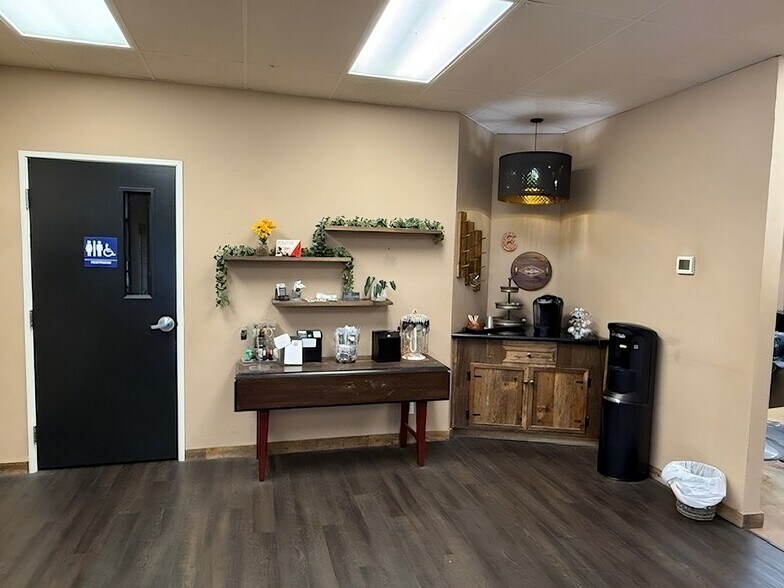 More Photos Of 6 S Central Ct, Stockton Office For Lease