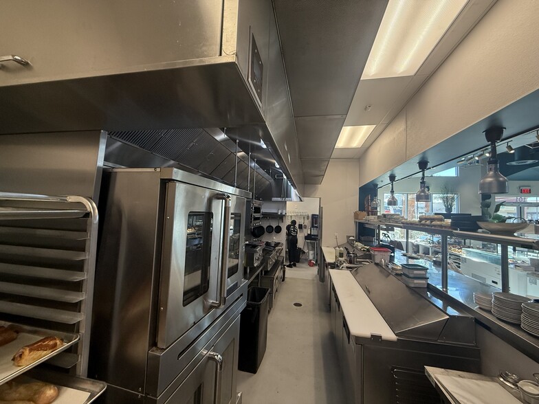 More Photos Of 3616 Spring Mountain Rd, Las Vegas Freestanding For Lease