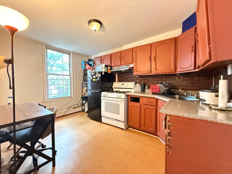 More Photos Of 615 Summit Ave, Union City Apartments For Sale