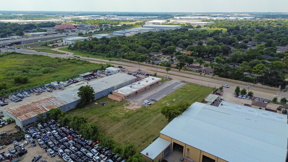More Photos Of 13001-13011 Fondren Rd, Houston Unknown For Lease