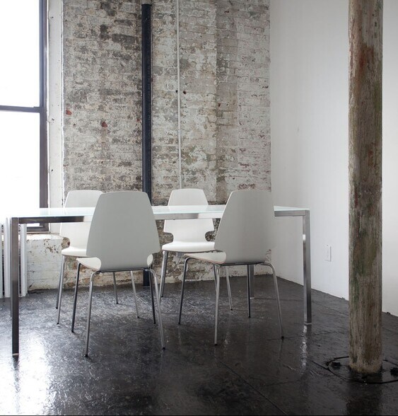 More Photos Of 21-07 Borden Ave, Long Island City Warehouse For Lease