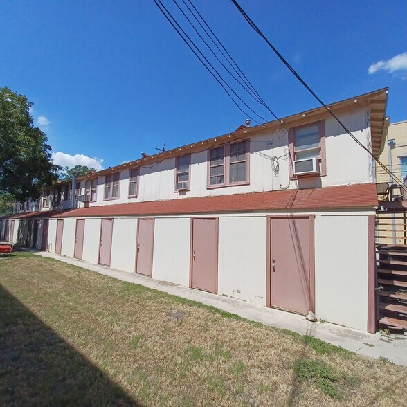 More Photos Of 219 W Magnolia Ave, San Antonio Apartments For Sale