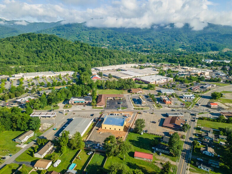 More Photos Of 1897 Main st, Waynesville General Retail For Sale