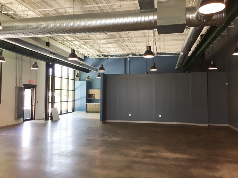More Photos Of 5553 Peachtree Rd, Chamblee Loft Creative Space For Lease
