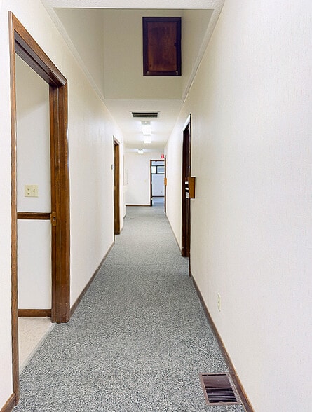 More Photos Of 1515 W Walnut St, Jacksonville Medical For Sale