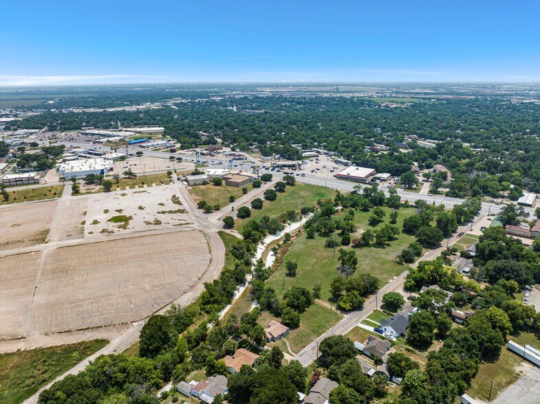 More Photos Of 910 S Valley Mills Dr, Waco Land For Sale