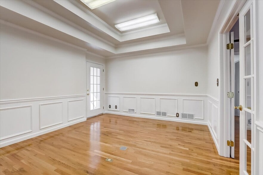 More Photos Of 249 N Price Rd, Sugar Hill Office For Sale
