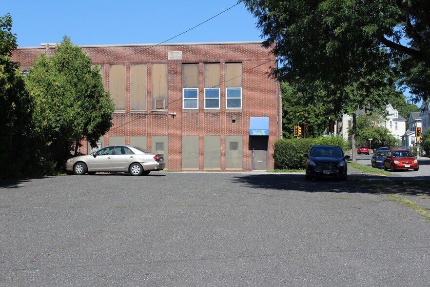 More Photos Of 242 Suffolk St, Holyoke Light Manufacturing For Sale