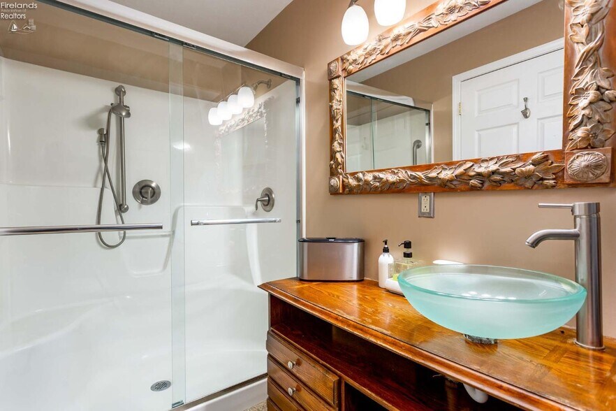 More Photos Of 5414 Homegardner Rd, Castalia Apartments For Sale