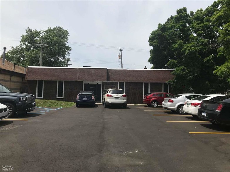 Primary Photo Of 24831 John R Rd, Hazel Park Daycare Center For Lease