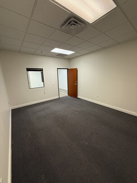 More Photos Of 6628 Sky Pointe Dr, Las Vegas Office For Lease