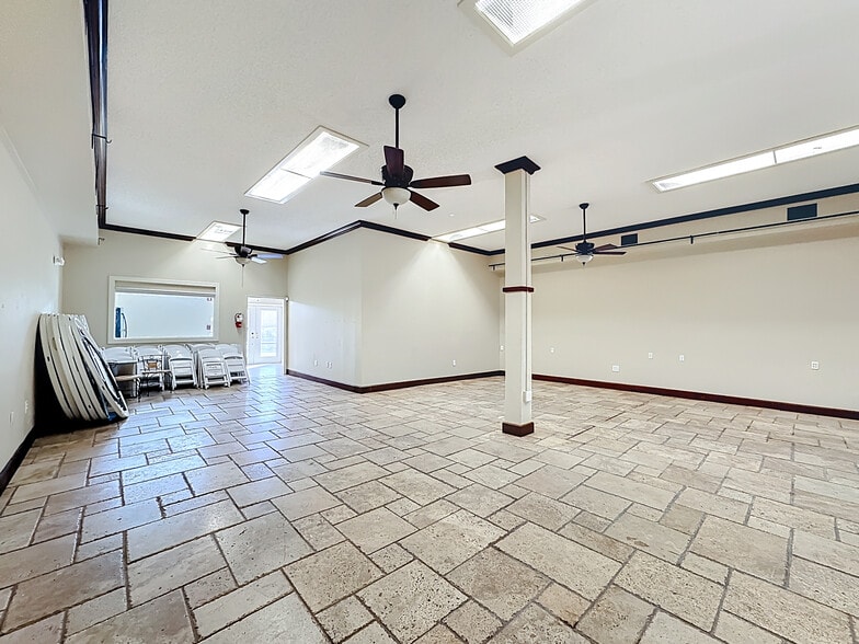 More Photos Of 1007 Manatee Ave, Bradenton Storefront Retail Office For Sale