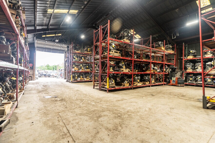More Photos Of 5420 E 10th St, Kansas City Industrial For Lease