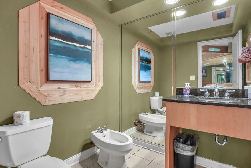 More Photos Of 16W621 S Frontage Rd, Willowbrook Hotel For Sale