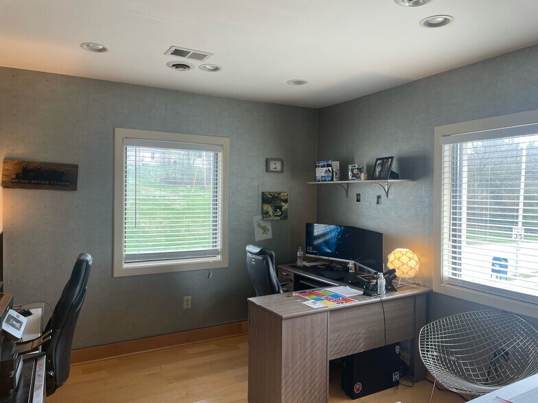 More Photos Of 1055 Dove Run Rd, Lexington Office For Lease