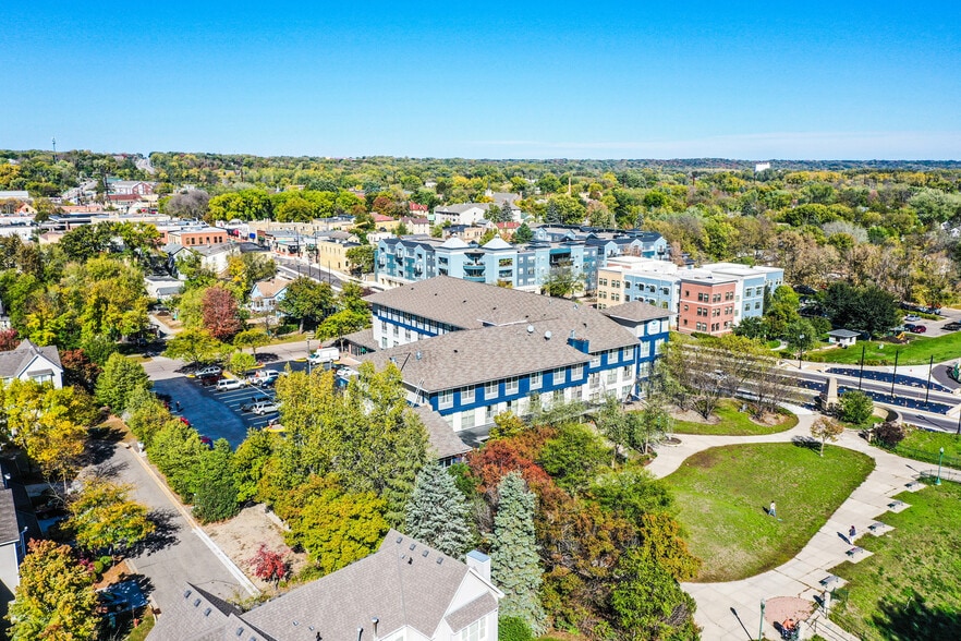 More Photos Of 1 River Bend Pl, Chaska Hotel For Sale