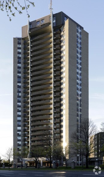 More Photos Of 900 Dynes Rd, Ottawa Apartments For Lease