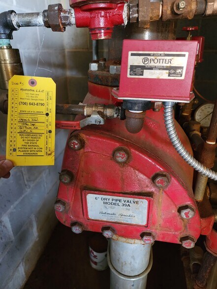 More Photos Of 866 River Rd, Valley Manufacturing For Sale