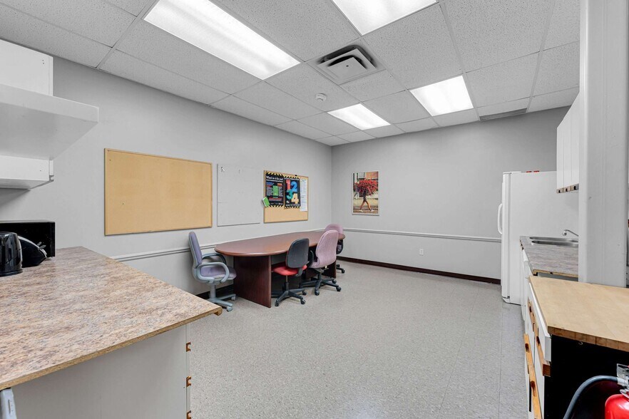 More Photos Of 10 Binnington Crt, Kingston Distribution For Sale