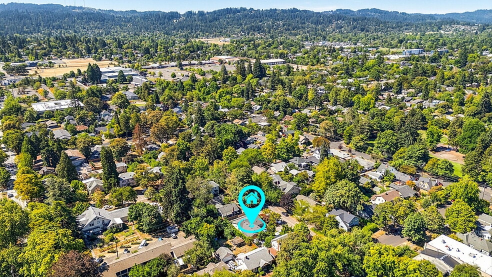 More Photos Of 945 Madison St, Eugene Apartments For Sale