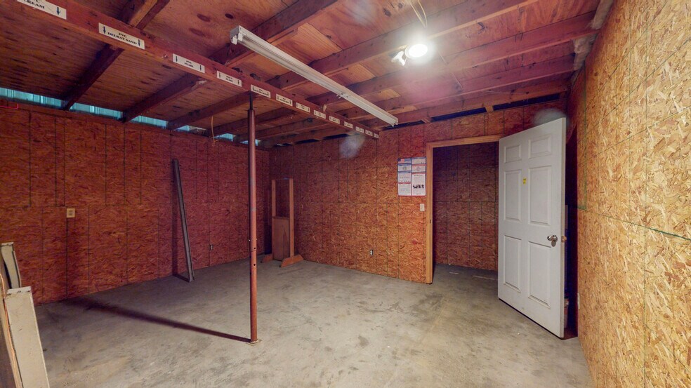 More Photos Of 5534/5546 Waterlevel Hwy, Cleveland Light Distribution For Sale