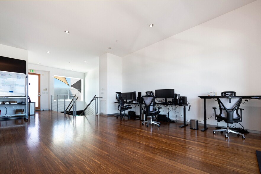 More Photos Of 227 California St, El Segundo Loft Creative Space For Lease