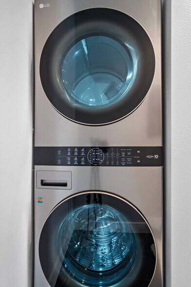 More Photos Of 801 Broadway St, Galveston Apartments For Sale