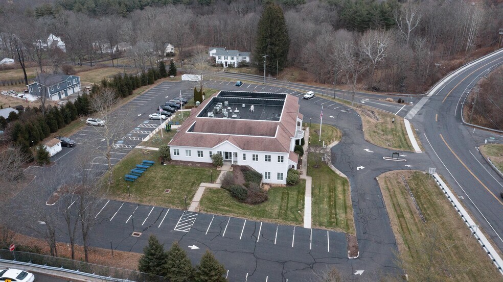 More Photos Of 11 Mile Hill Rd, Newtown Office For Lease